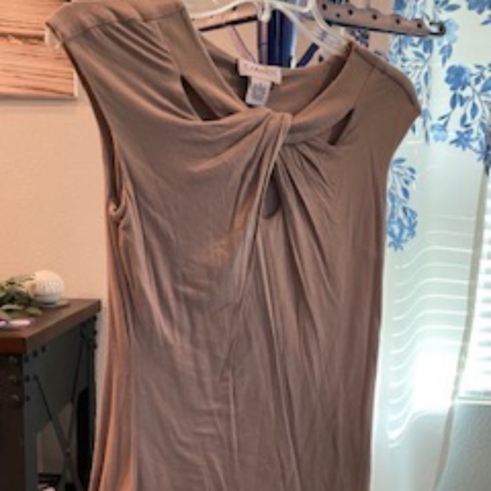 Sleeveless shirt